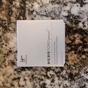 IT Cosmetics Bye Bye Pores Pressed Powder